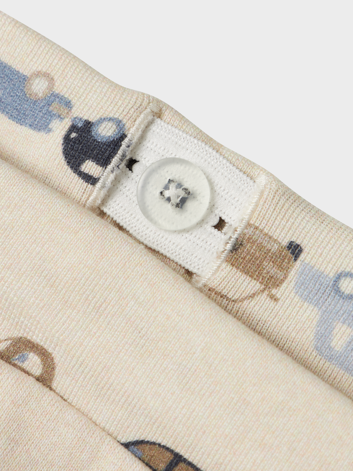 model_shot-front_full